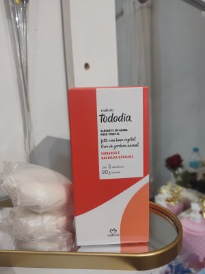 SABONETE MORANGO E BAUNILHA DOURADA 90G CADA UMA
